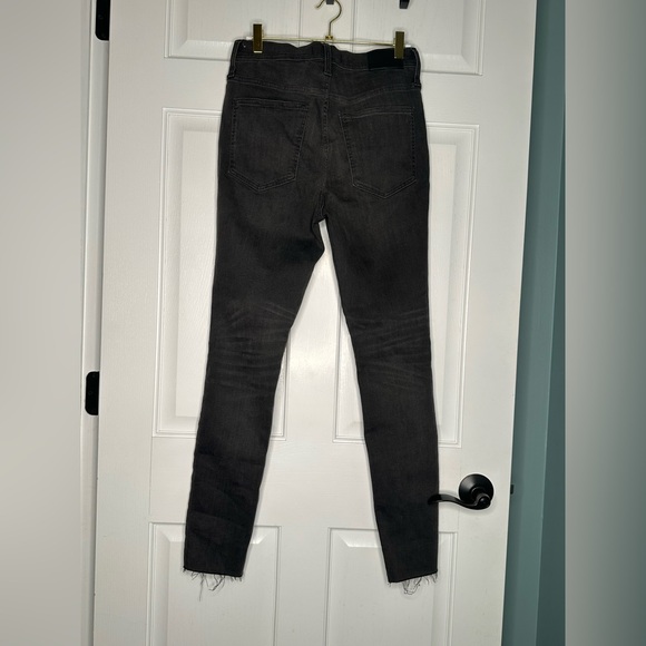 Madewell 9” Mid-Rise Skinny Jeans Black/Charcoal Distressed Raw Hem • Size 28 - Picture 3 of 8